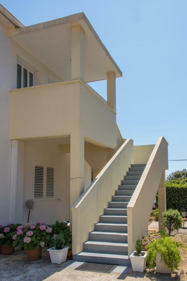 Apartments Maco Petrcane Esterno foto